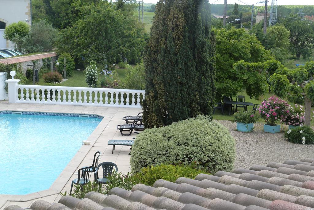Hotel "Les Peyres" Lamothe-Landerron Pokój zdjęcie