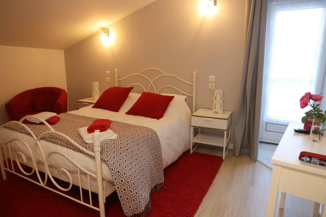 Hotel "Les Peyres" Lamothe-Landerron Zewnętrze zdjęcie